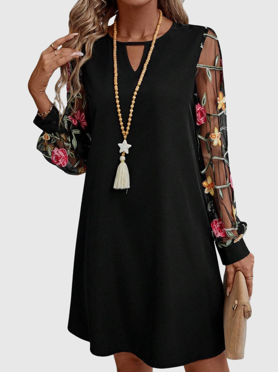 Jolanta | O rochie elegantă cu decolteu în V și mâneci distinctive